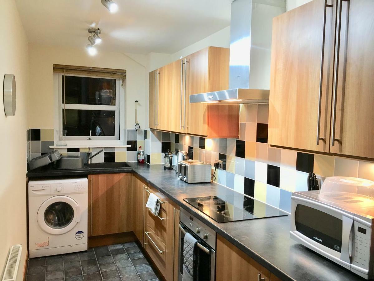 Azim And Suzi'S City Centre Apartment Inverness Exterior foto